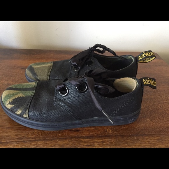 New Dr. MARTENS EALING Shoe 37 EU/ 6 US no box - Picture 4 of 5